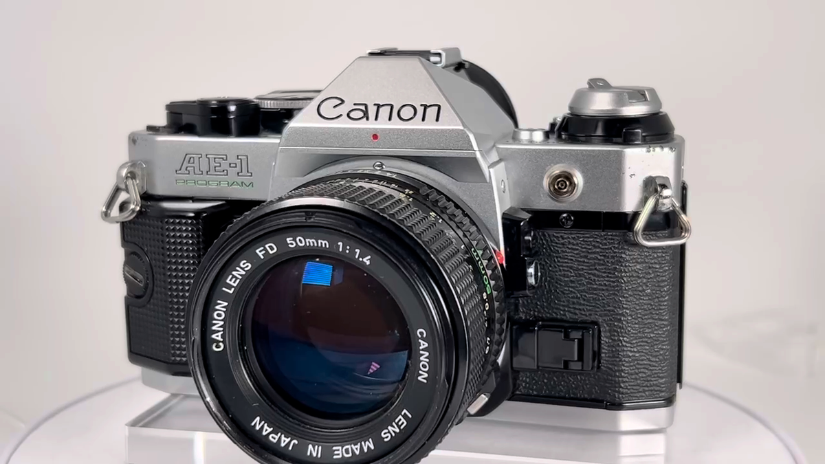 【完動品】Canon AE-1 Program Silver 50mm f1.4 MINT-] Canon AE-1 AE1 Program SLR Film Camera Silver FD 50mm