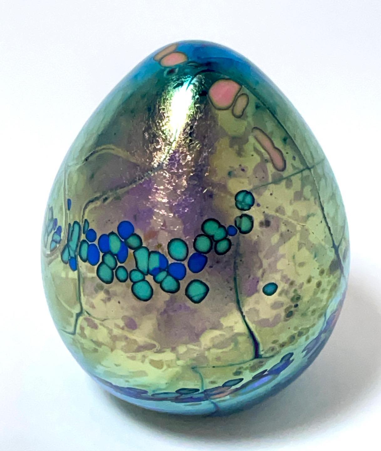 COLIN HEANEY AUSTRALIAN IRIDESCENT ART GLASS PAPERWEIGHT SIGNED WITH