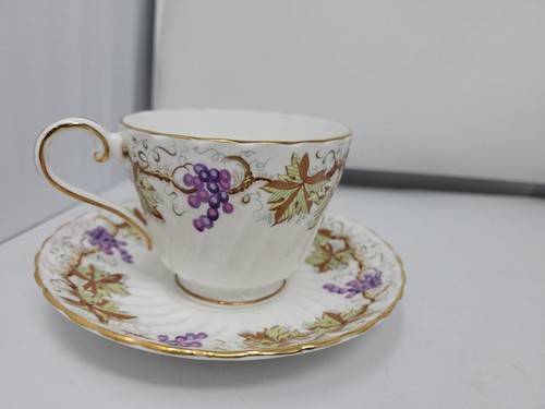 Vintage Aynsley England Fine Bone China Tea Cup & Saucer Purple Berries / Grapes