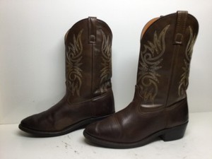 shoe department cowboy boots