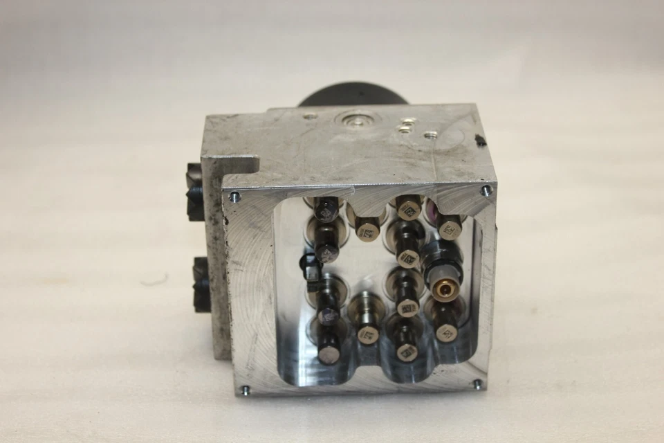 OEM 2012-2018 RAM 2500 3500 BOMBA ABS FRENO ANTIBLOQUEO 68143491AB (VN65) Foto 2 de 4