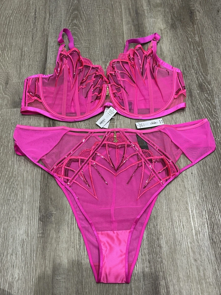 Biancheria Intima Rosa Delle Donne Con Pizzo Su Fondo Rosa Reggiseno E Mutandine Rosa Copi Lo Spazio Bellezza Concetto Di Blogger Modo Image145906027 - Foto 4
