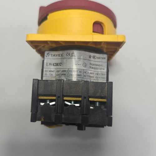 Used* TAYEE Cam Transfer Switch LW42B32-1016/LF101 32A Power on-off switch - Picture 4 of 7