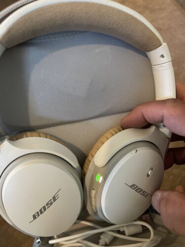 Bose SoundLink Around-Ear Wireless Headphones II - White - Picture 2 of 4