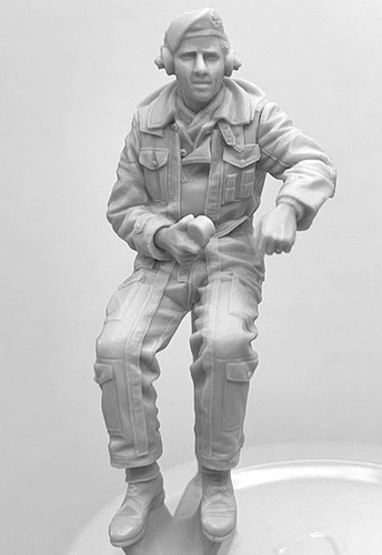 Alpine Mins 35298 2 British Tank Commanders WW2 Set 1 35th Unpainted 