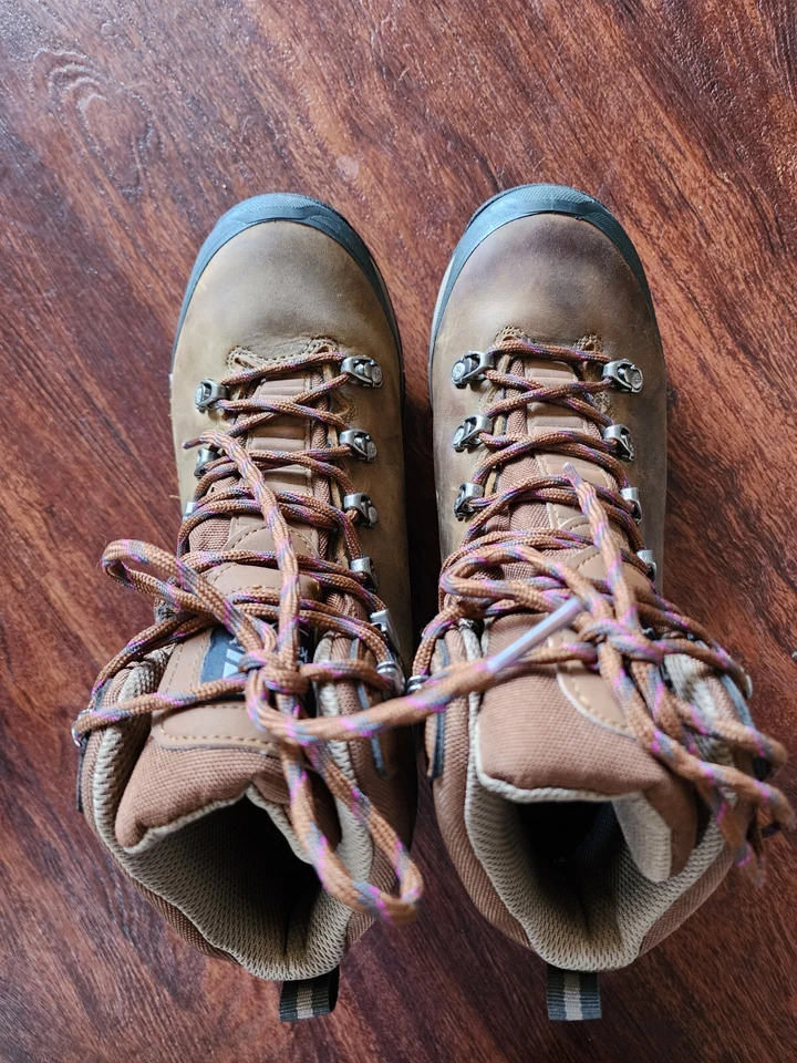 KARRIMOR CHEETAH LADIES WTX WALKING BOOTS BROWN SIZE 8 USED - Image 2 of 4