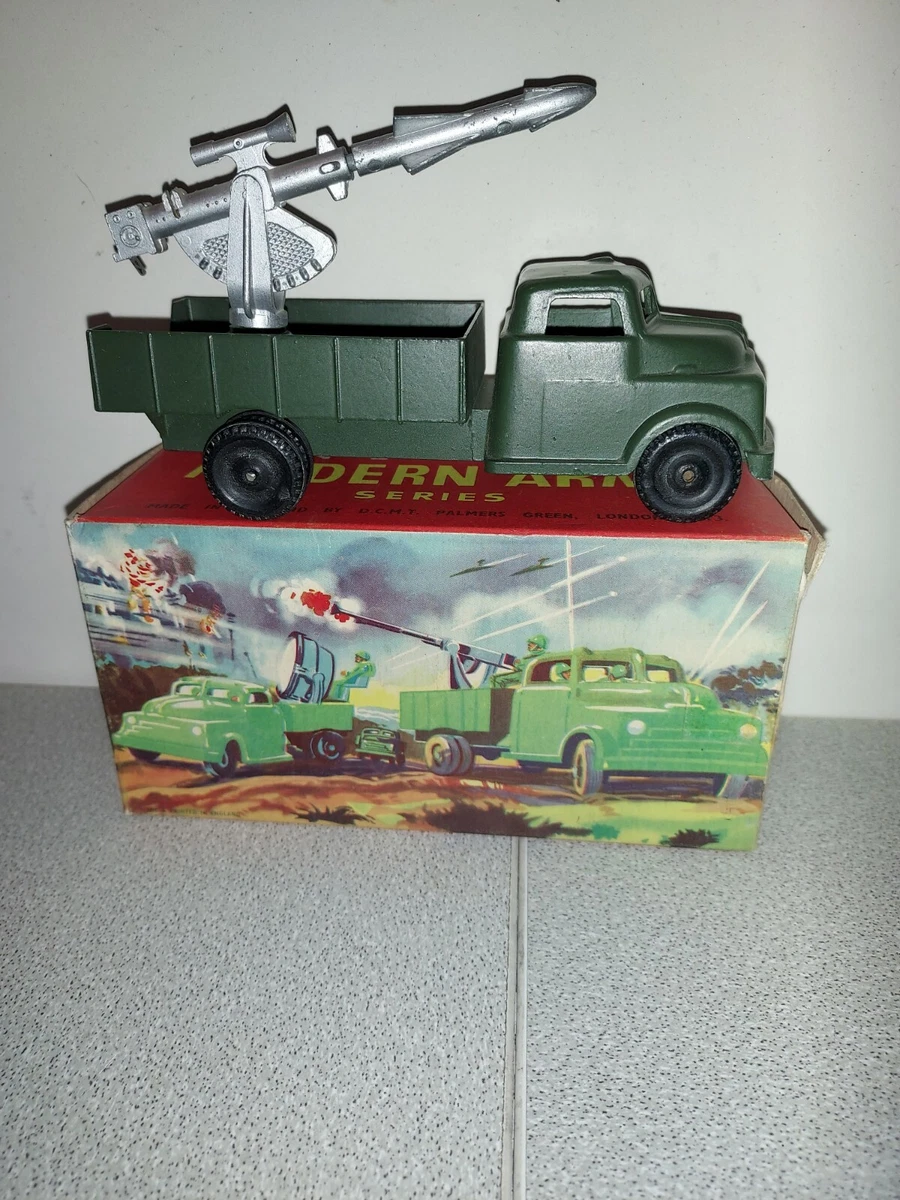 Saladin armoured car - a photo on