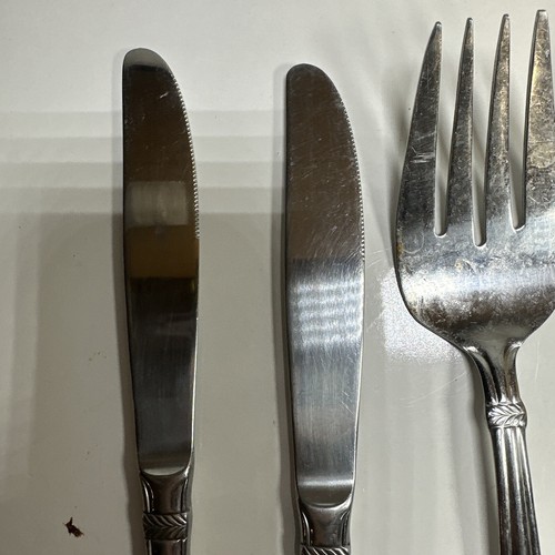 Oneida Wheat Flatware 3 Piece Serving Set And 2 Knives - Picture 5 of 7