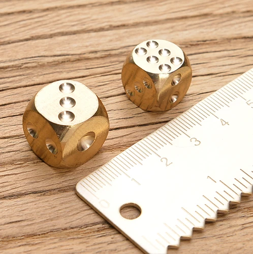 6 Stück Massive Messing Würfel Spielzeug 13 mm Sechsseitig Quadrat Metall Würfel Brettspiel Mathe Neu - Bild 3 von 6
