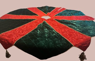 Christmas Tree Skirt Luxurious Green Velvet & Red Damask with Tassels Never Used