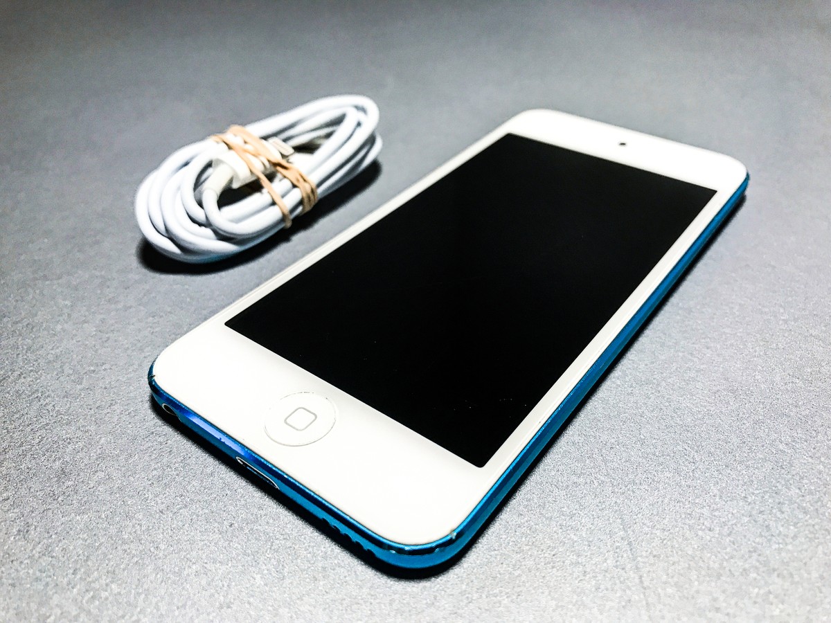 Apple iPod Touch 5th, 6th, or 7th Generation 16GB - 256GB