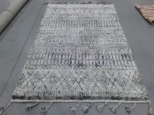 IVORY / NAVY 5-0 x 8-0 Flaw in Rug, Reduced P...