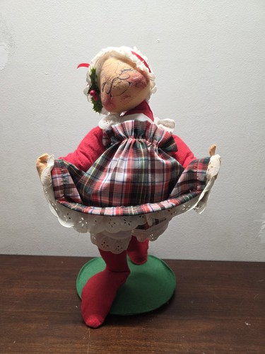 Annalee Mobilitee Mrs. Claus doll plaid apron charming, 1968 Vintage