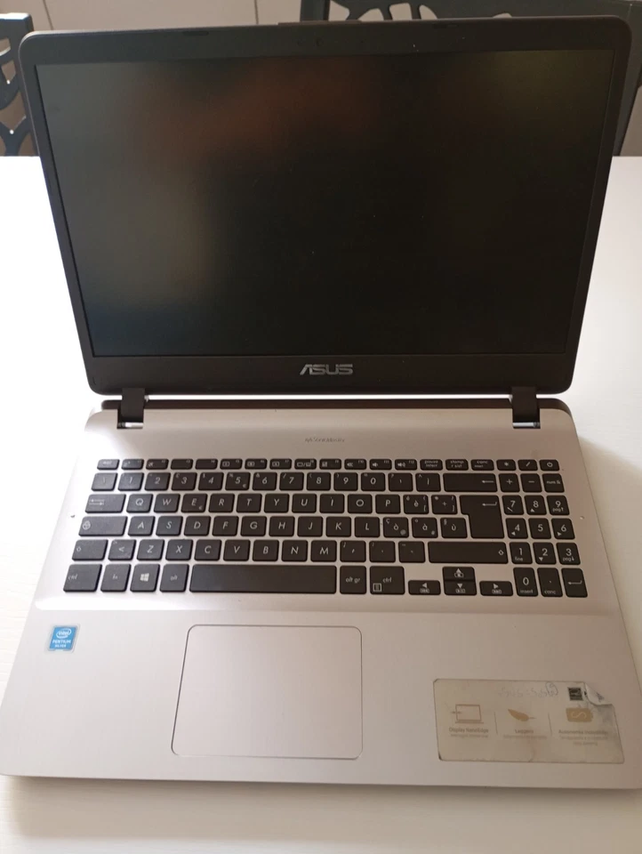 PC NOTEBOOK ASUS F507M DA CONFIGURARE 4GB RAM INTEL PENTIUM - Immagine 3 di 4