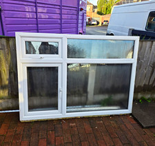 White uPVC Window H 117 cm x W 167 cm Double glaze ( top Right Glass Broken)