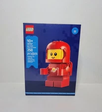 LEGO® 40767 Up-Scaled Space Baby Astronaut Minifigure GWP Exclusive Set NISB