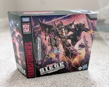Transformers Siege Decepticon Phantomstrike Squadron  WFC-S27  Skywarp  NIB
