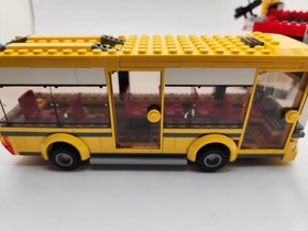LEGO CITY 7641- CITY CORNER. Mint condition.