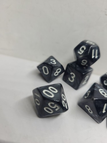 Dungeons and Dragons D&D JUEGO OFICIAL DE 7 DADOS - Negro - Imagen 7 de 7