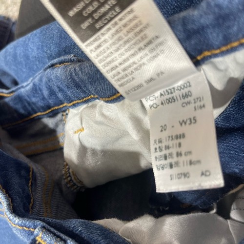 Pantalones cortos de tiro alto Signature by Levis Stretch Jean Heritage 20/W35 lavado medio J2Y - Imagen 4 de 4