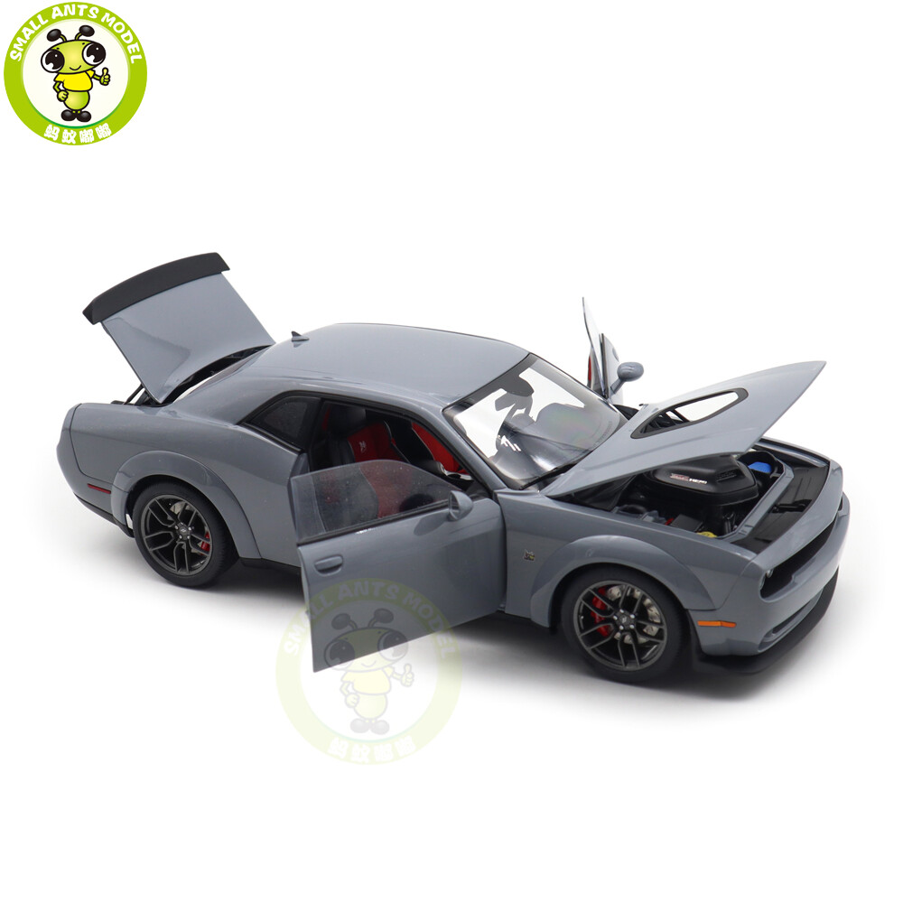 1/18 Dodge Challenger R/T Scat Pack Widebody 2022 Gray AUTOart