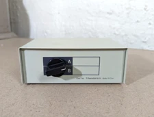 Vtg. DATA TRANSFER SWITCH A/B Manual Switch 3-Ports VGA 15-Pin Female
