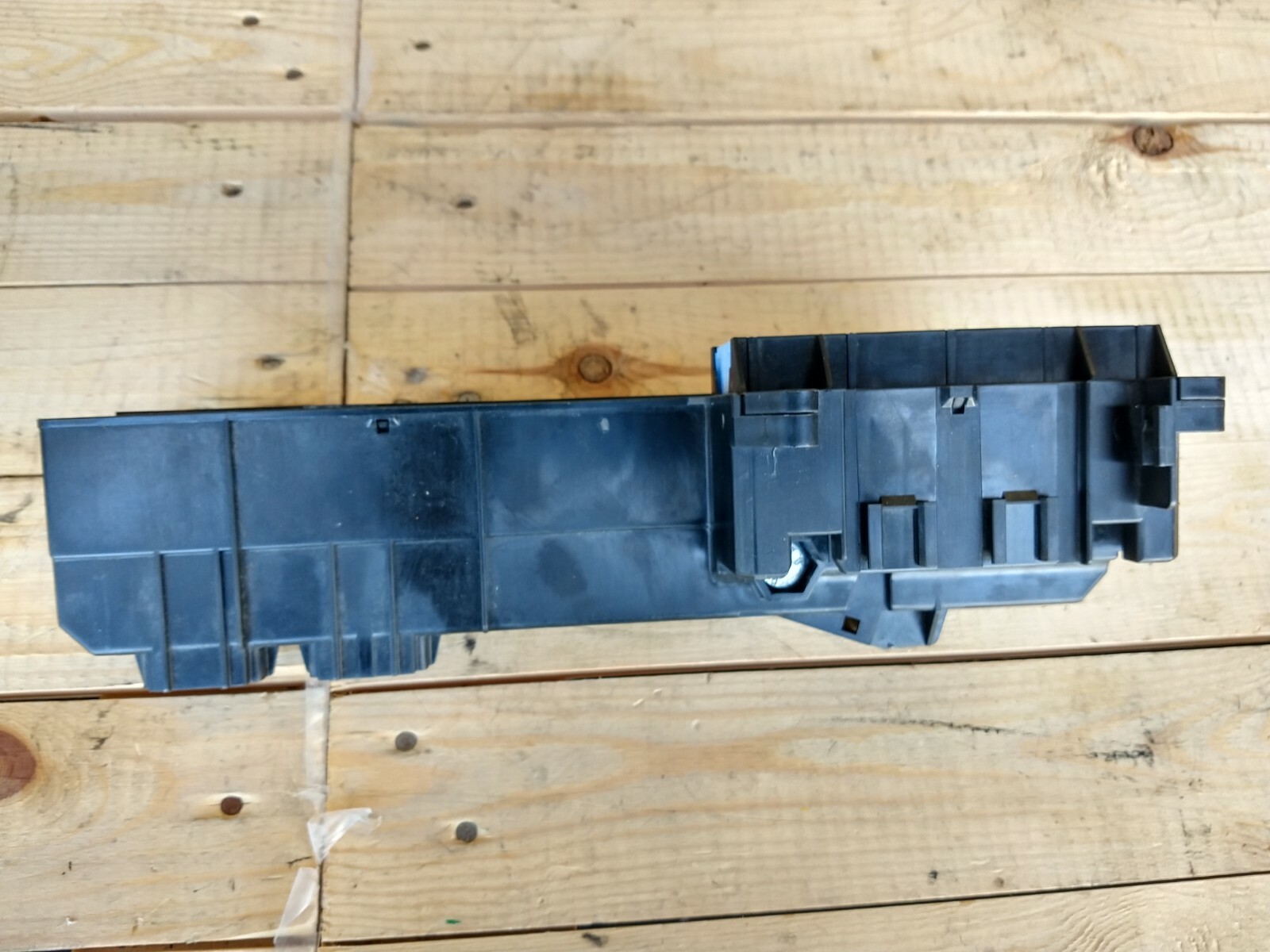 04 10 BMW FRONT POWER DISTRIBUTION FUSE RELAY GLOVE BOX E60 E61 E63 5