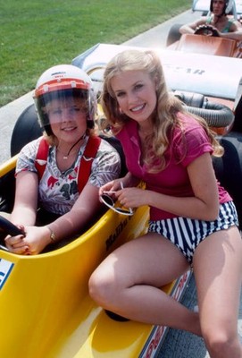 Lisa Hope Ross Julie Piekarski in the tv series The Best of Times - Old Photo