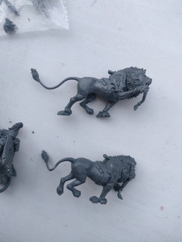Warhammer The Old World High Elves White Lions Chariot (ME) - Picture 5 of 5
