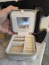 Benevolence Los Angeles Velvet Travel Jewelry Case with Mirror