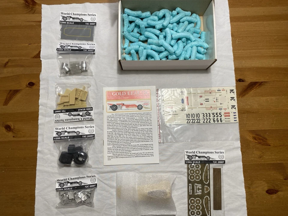 AMD 1/20 Lotus 72C F1 1970 Watkis Glen GP static model kit - Immagine 3 di 3