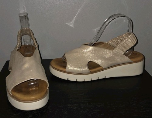 Womens CC Corso Como  Bonyce Wedge Sandal Metallic 7.5