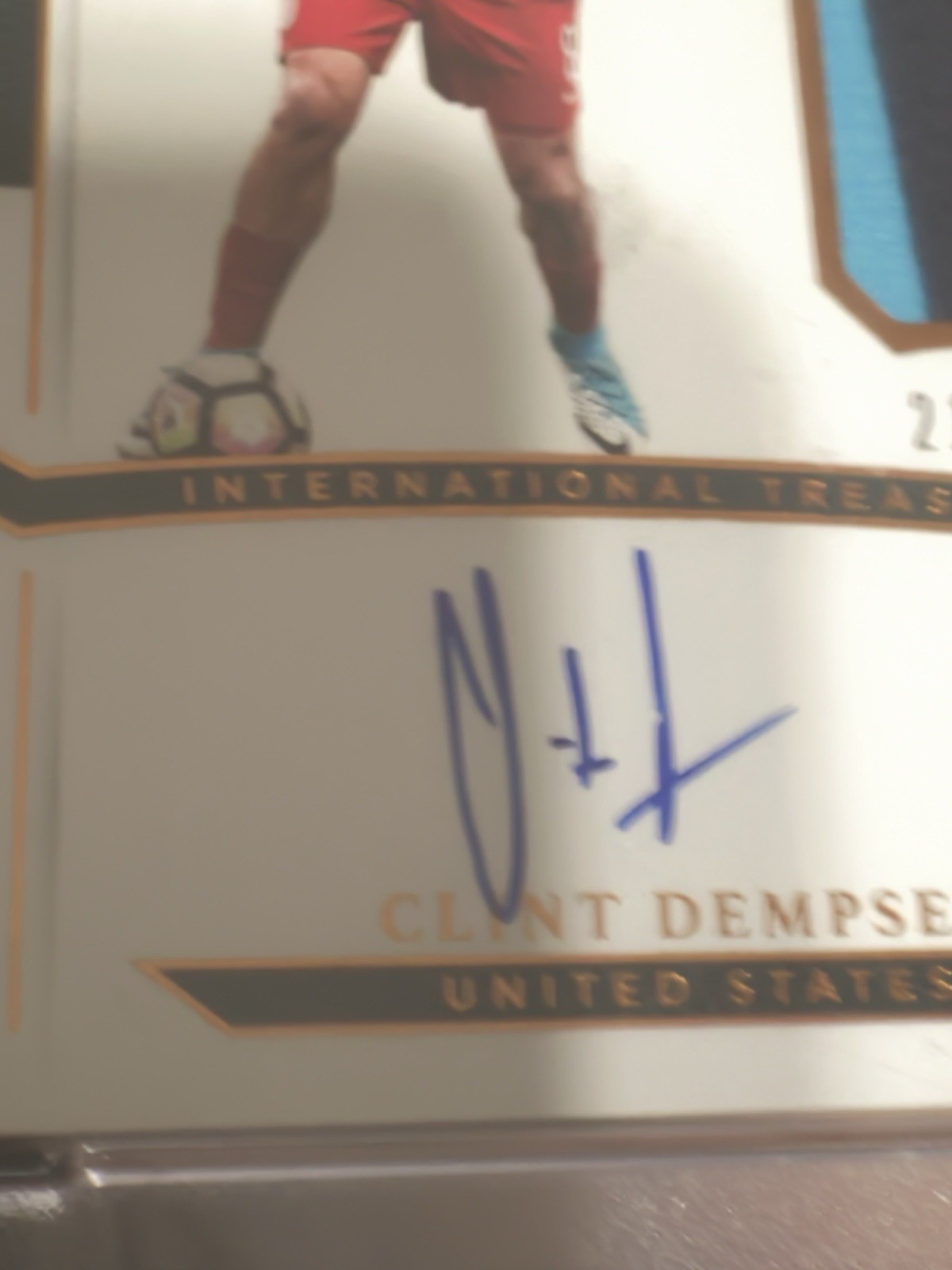 2018 National Treasures Clint Dempsey Bronze Auto patch /25 PSA 10 On Card MW view 4