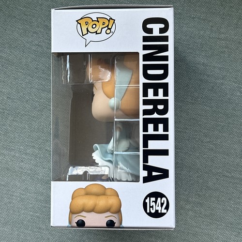 Funko Disney Cinderella 75th POP Cinderella Vinyl Figure NEW IN STOCK - Picture 2 of 6