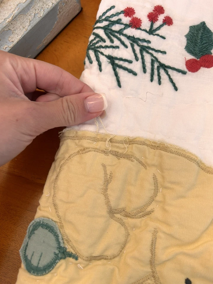 Edredón Pottery Barn Kids Disney’s Winnie The Pooh Holiday Baby con monograma Foto 3 de 4