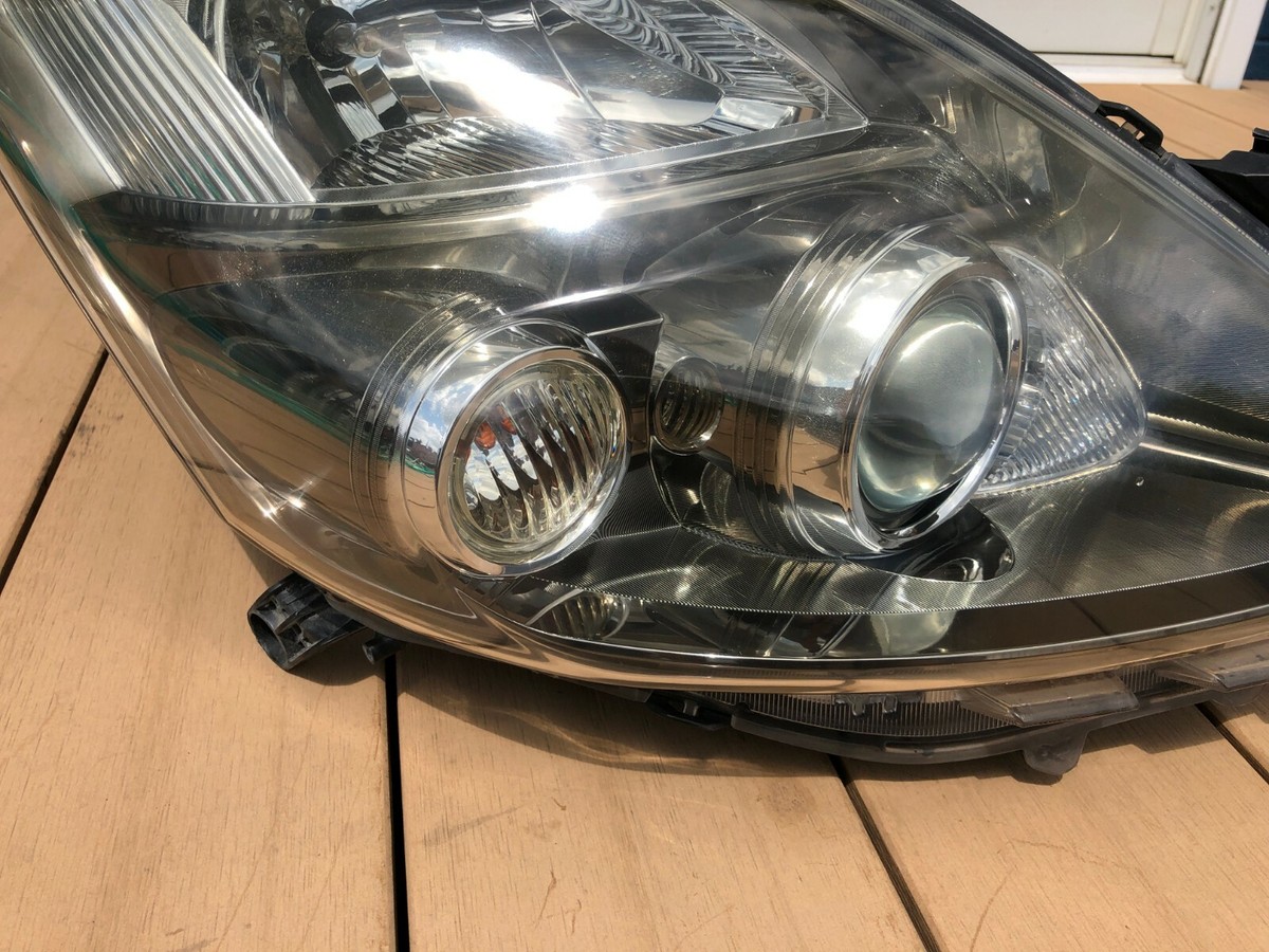 JDM 2010 Toyota Isis ANM10 ANM15 HID Headlights Lights Lamps Set