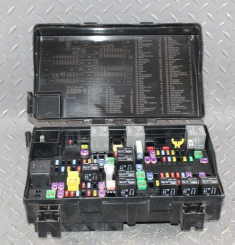 2014 Jeep Grand Cherokee  TIPM TOTALLY POWER INTEGRATED 3.6L FUSE BOX 68137439AE - Picture 1 of 6