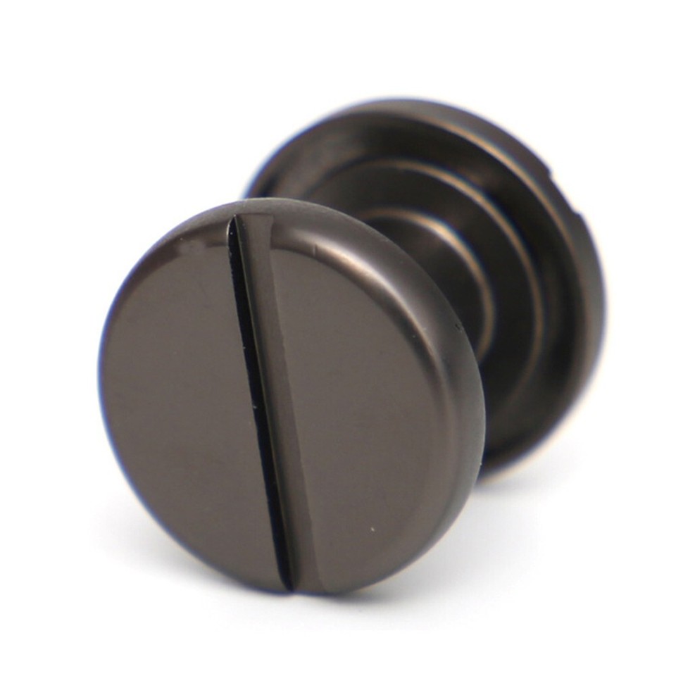 Hassle Free Attachment of Mesh Bags with Grommets on Scuba Diving