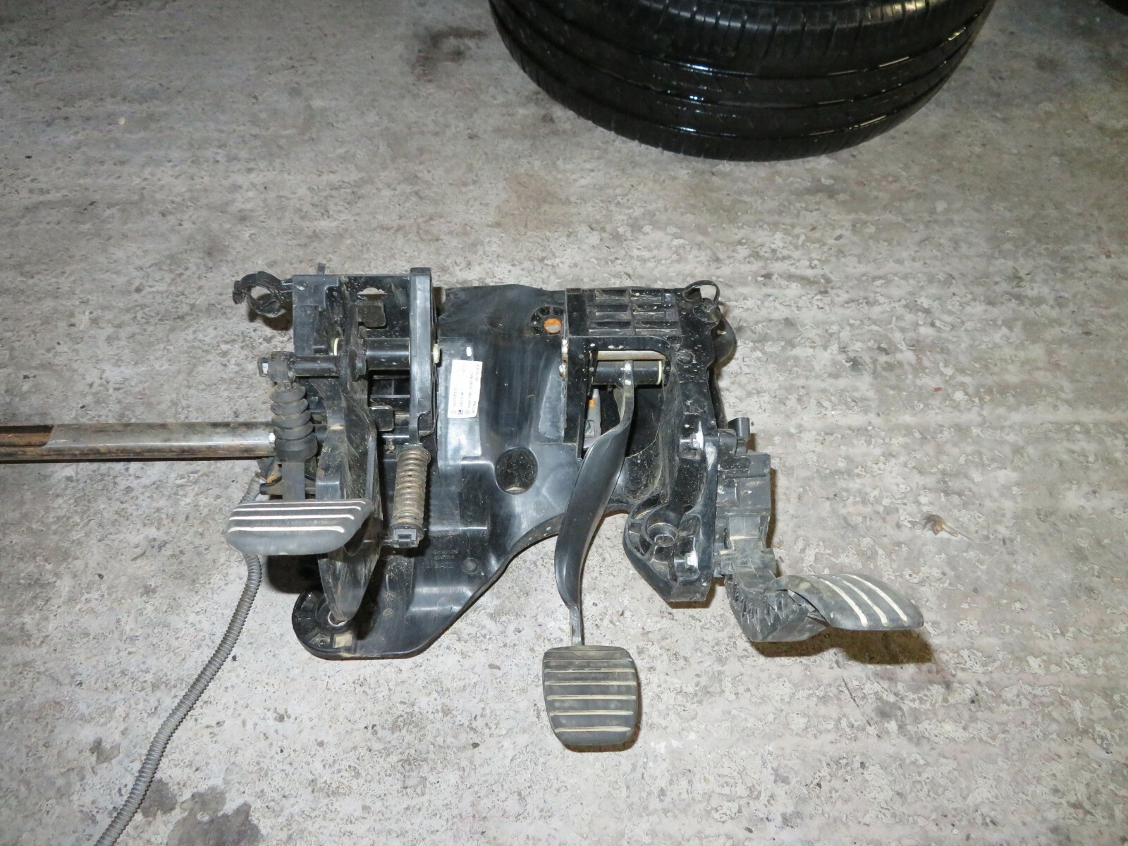 VAUXHALL VIVARO VAN MK3 1.6 20142019 BRAKE AND CLUTCH PEDAL BOX P/N