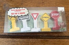 1994 Learning Curve Wooden Thomas Train Set of 5 Signs New in Original Box