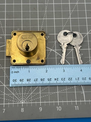 YALE 501 DRAWER AND FILE CABINETS CYLINDER LOCK COMES WITH ORIGINAL TWO KEYS