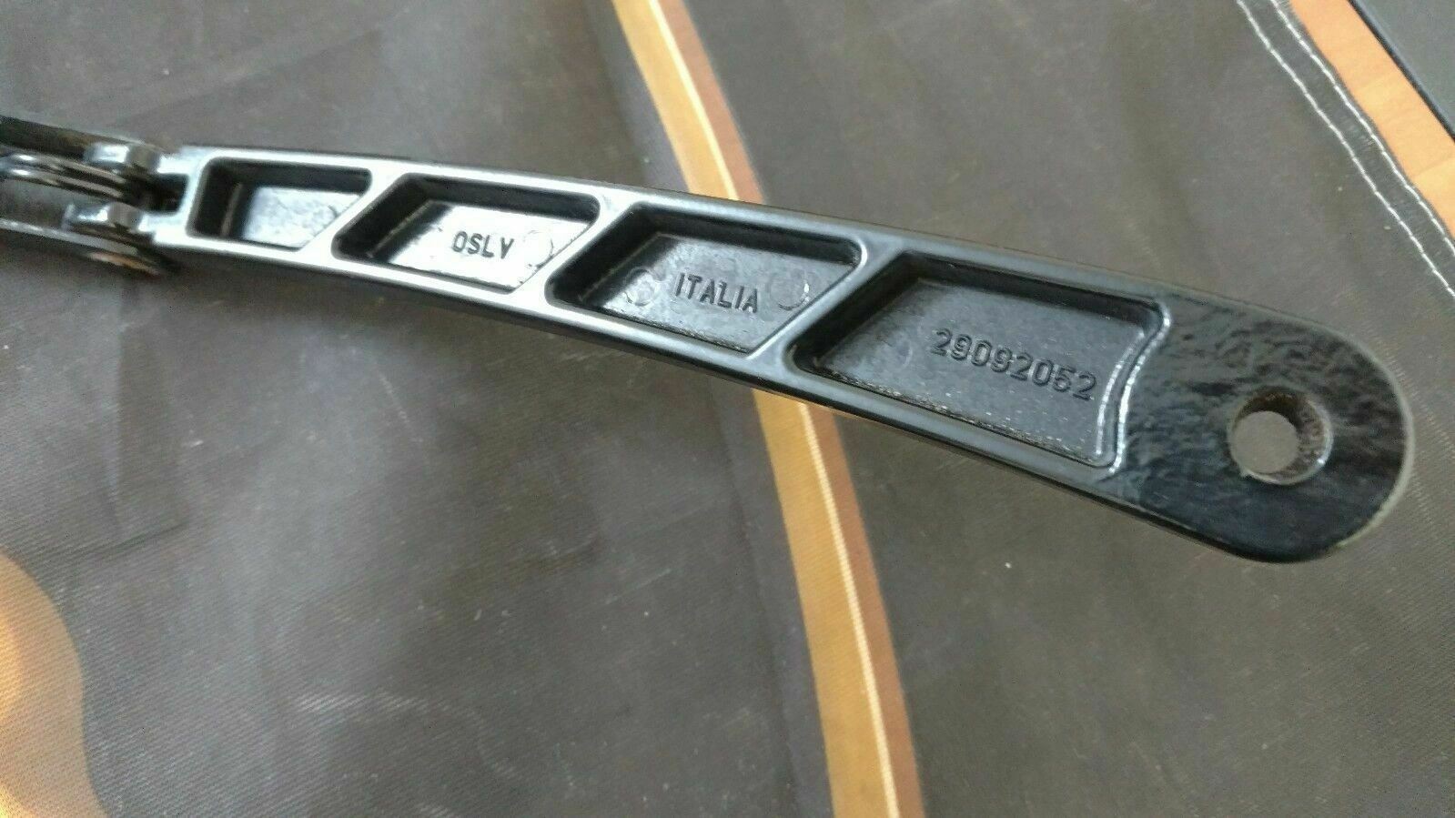 LAMBORGHINI GALLARDO WINDSHIELD WIPER ARM ASSEMBLY COMPLETE OEM 401955407 