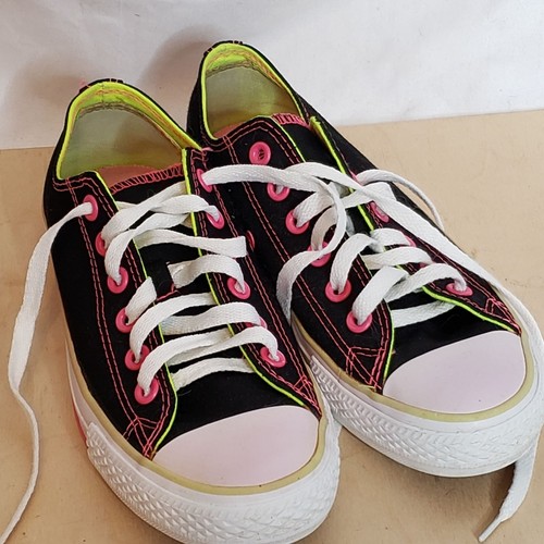 converse neon pink