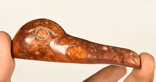 Pendentif amulette tête expédition de bête de canard sculpté en jade culture Hongshan Chine 9 cm
