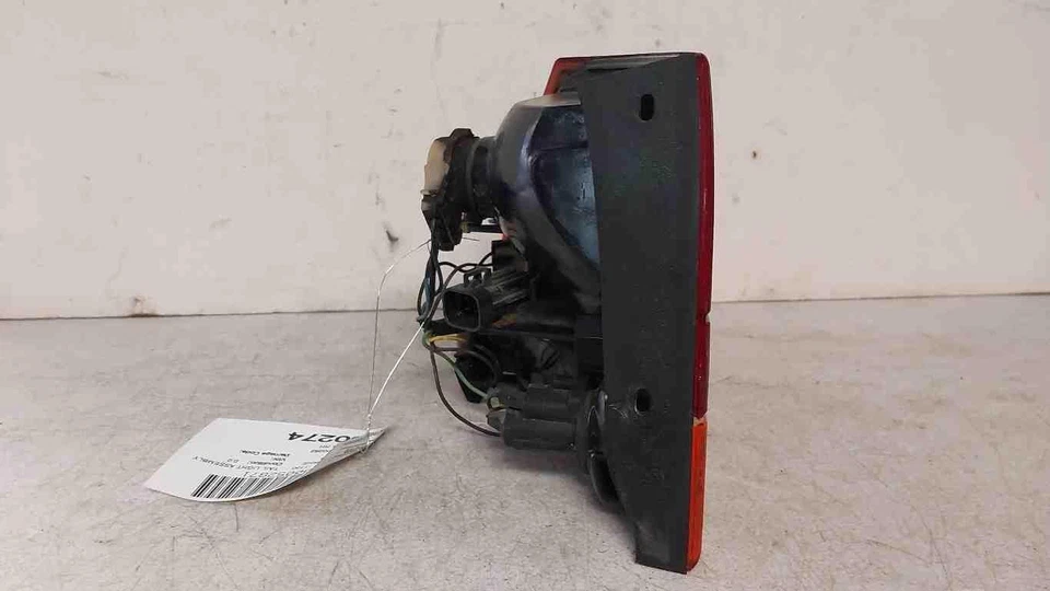 97 98 99 SATURN SL1 SL2 4 puertas conjunto luz trasera pasajero derecho sedán Rh Foto 3 de 4