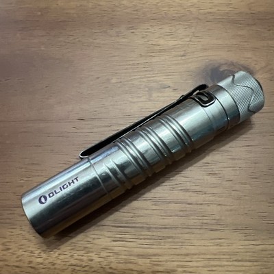 Olight i5R EOS 350 Lumen Rechargeable LED Flashlight Titanium Pre-Owned Working