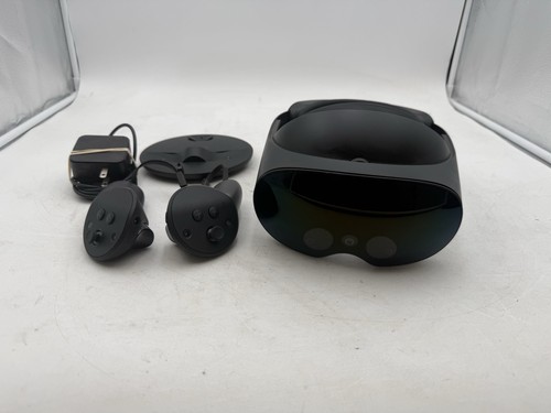 Meta Quest Pro 256 GB Virtual Reality Headset W/Controller & Charger Black