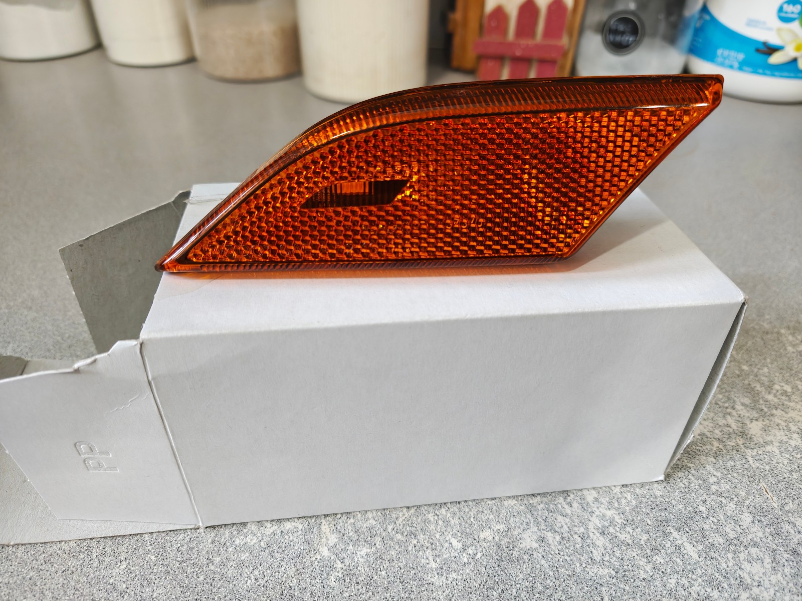McLaren 720S Front Left Side marker light P/N 14AA266CP