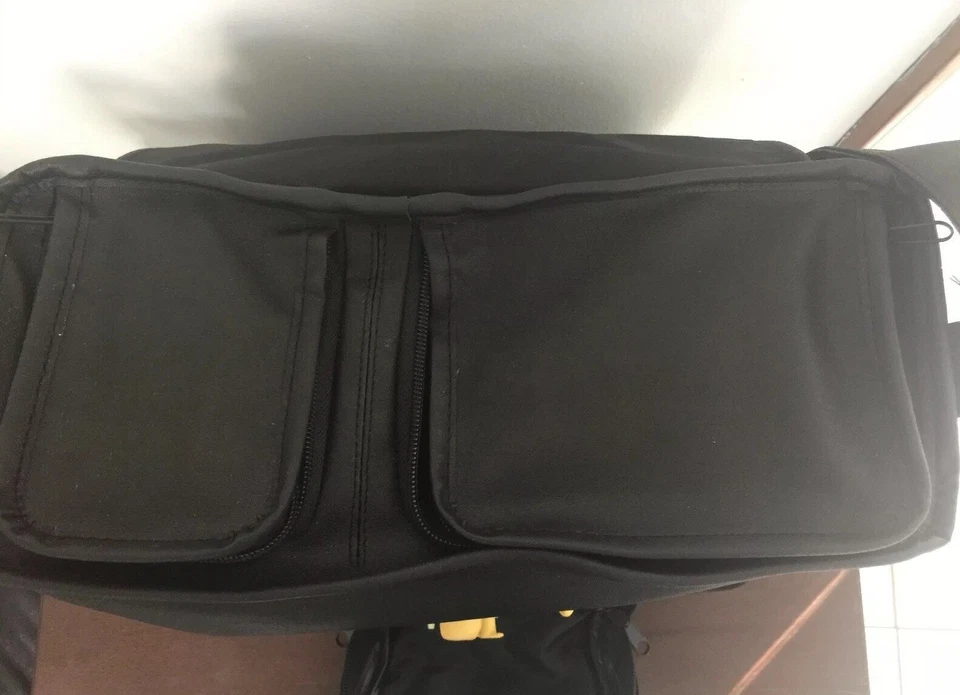 Medela Pump In Style Double Breast Pump Shoulder Bag On The Go Battery/ Electric - Image 4 of 4