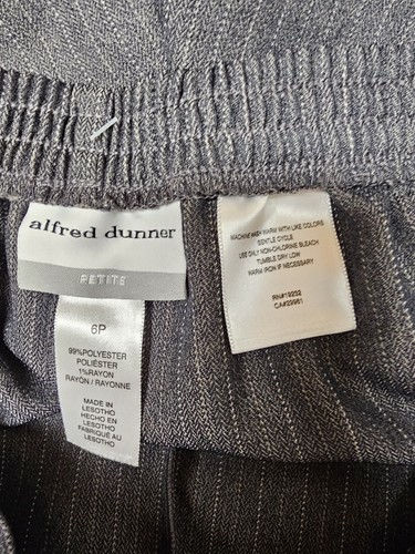 Alfred Dunner CLASSICS Woman PETITE 6 PANTS SLACKS Grey Pinstripe NWT - Picture 5 of 5